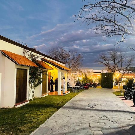 La Ilusion Hotel Campestre Y Balneario Parras de la Fuente Esterno foto